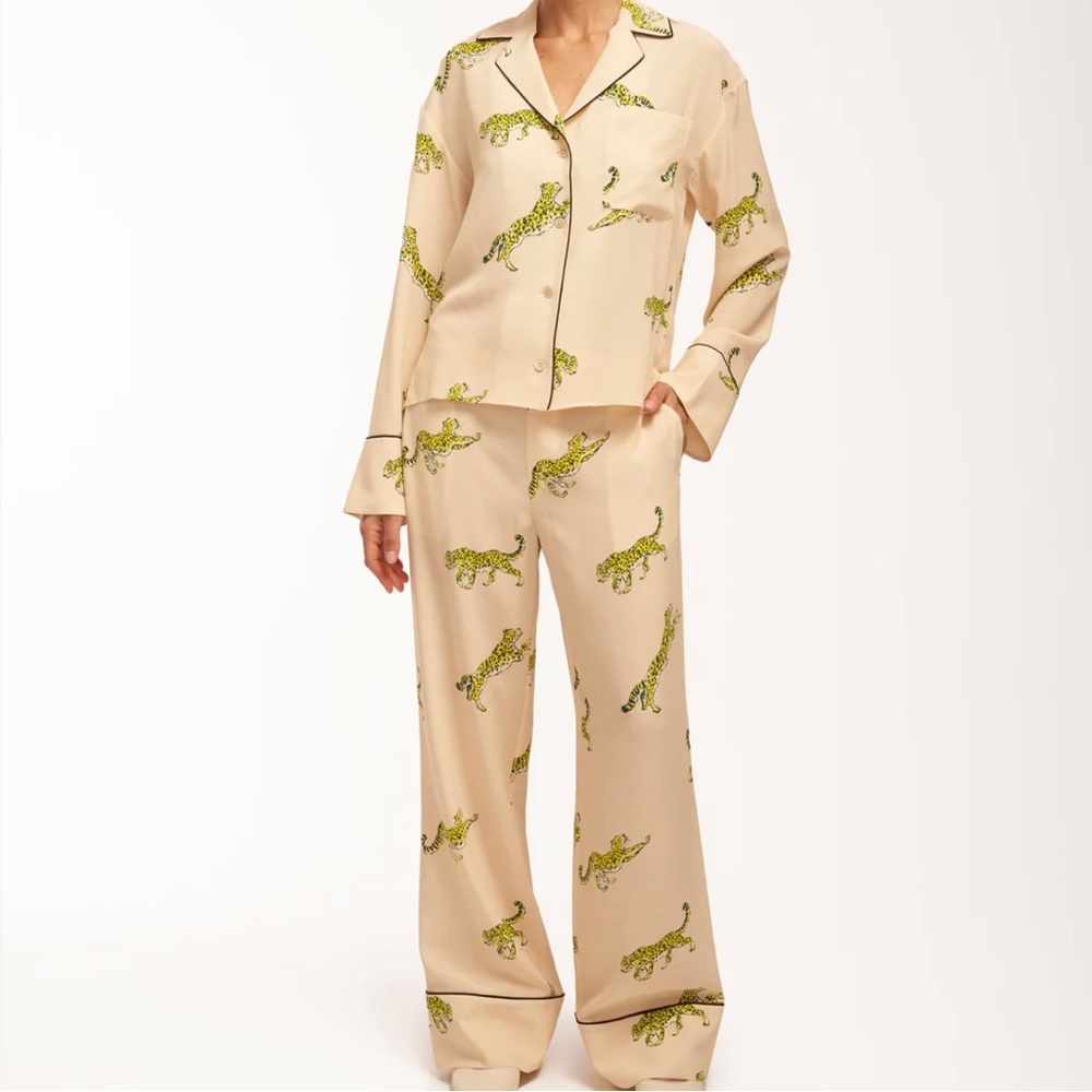 Brand New- Equipment France Silk Pajamas Set in Creme Brûlée 🐆🤍